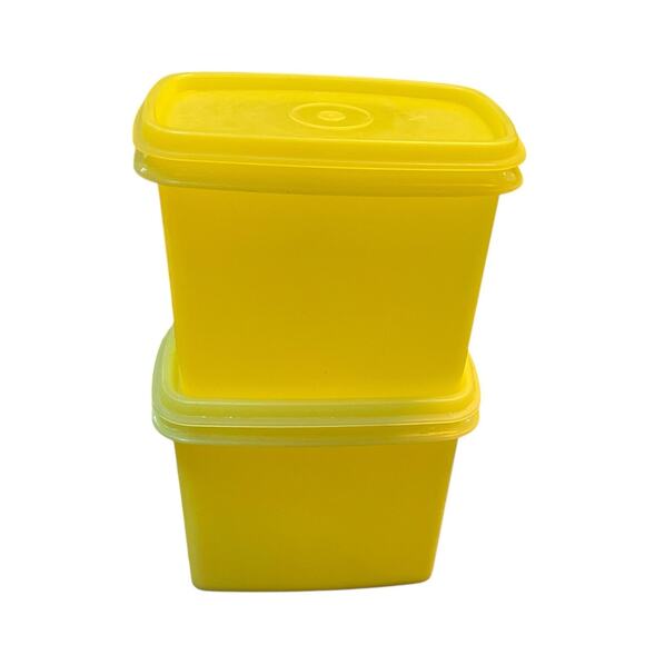 Lot of 2 Tupperware 3.5 Cup Yellow Shelf Saver Container w Lid 1243 1244 Vintage - Picture 4 of 10